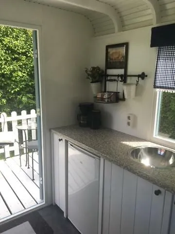 Camping Shepherds Hut *